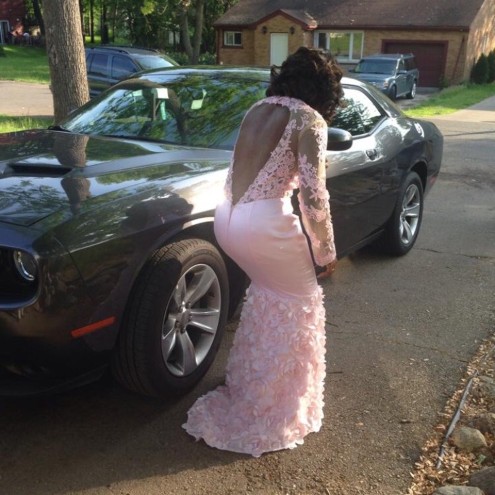 Prom dress only worn once in great condition